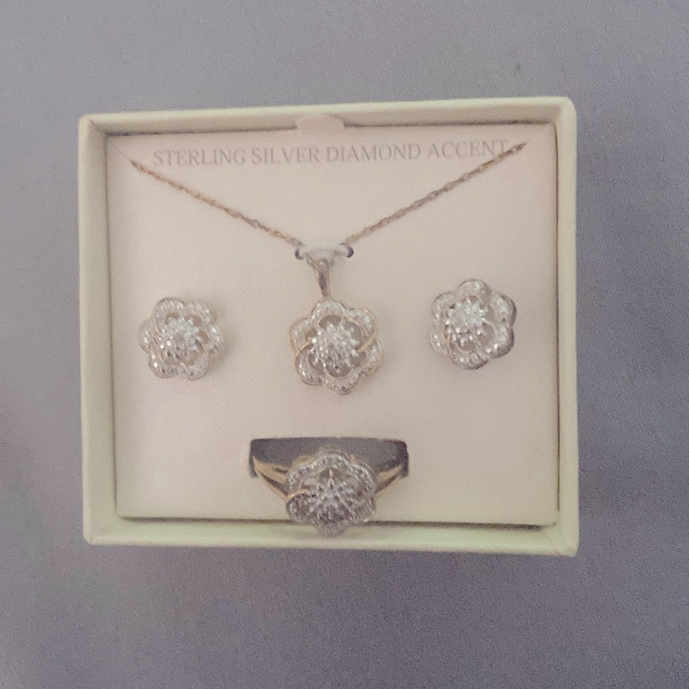 sterling silver accent size 6 ring necklace and earrings